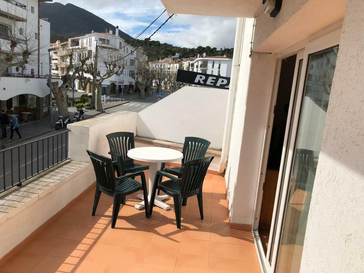 Apartaments S'Arenella Кадакес Экстерьер фото